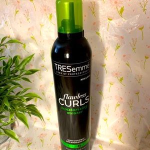 TRESemme Flawless Curls Mousse XL 15oz size
